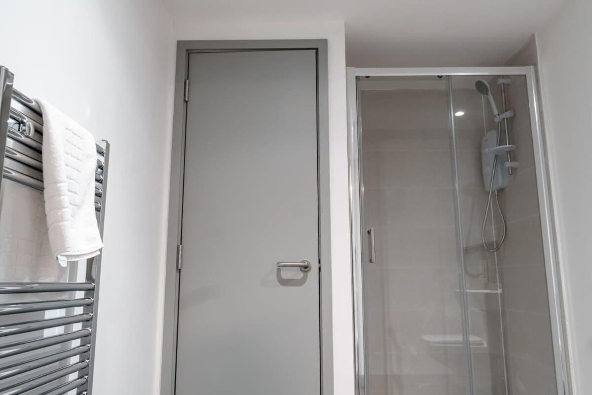 Modern 1 Bed Apartment In Liverpool Centre Eksteriør bilde